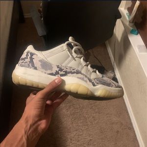 Jordan 11 Low snakeskin lightbone
